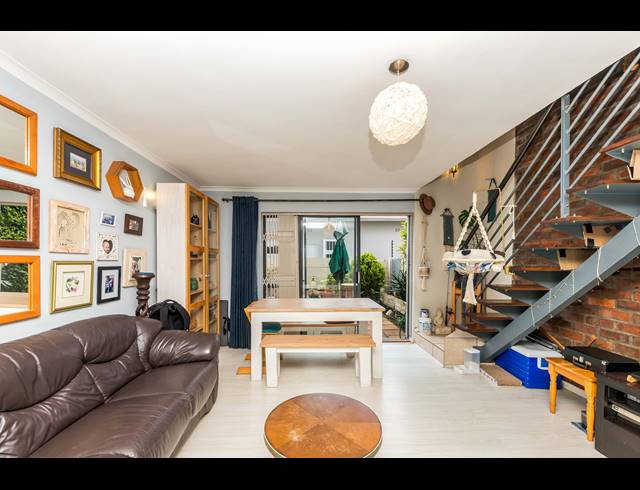 2 BEDROOM FLAT FOR SALE IN PLUMSTEAD